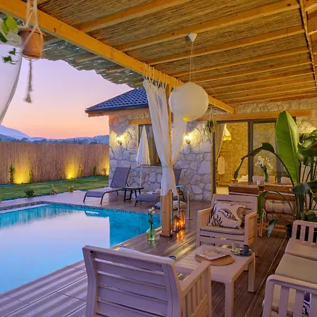 Villa Nomade Seydikemer Korunakli Havuzlu Muhafazakar *