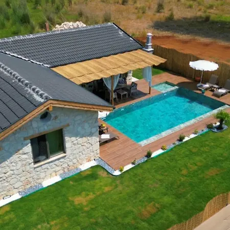 Nomade Seydikemer Korunakli Havuzlu Muhafazakar Villa *