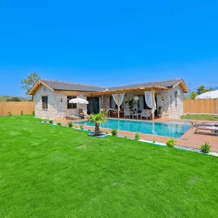 Nomade Seydikemer Korunakli Havuzlu Muhafazakar Villa Fethiye