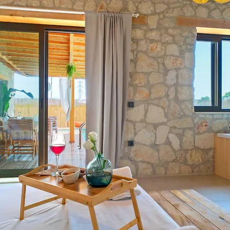 Nomade Seydikemer Korunakli Havuzlu Muhafazakar Фетхие
