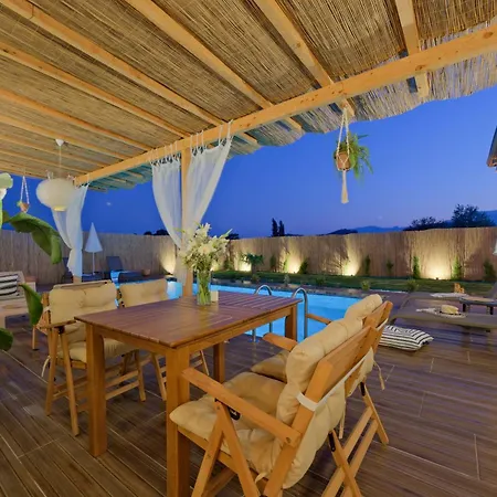Villa Nomade Seydikemer Korunakli Havuzlu Muhafazakar *